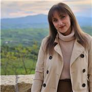 Offro ripetizioni (anche online) e aiuto compiti a bambini/ragazzi. Adoro i giovani e ho anche avuto un'esperienza con loro!